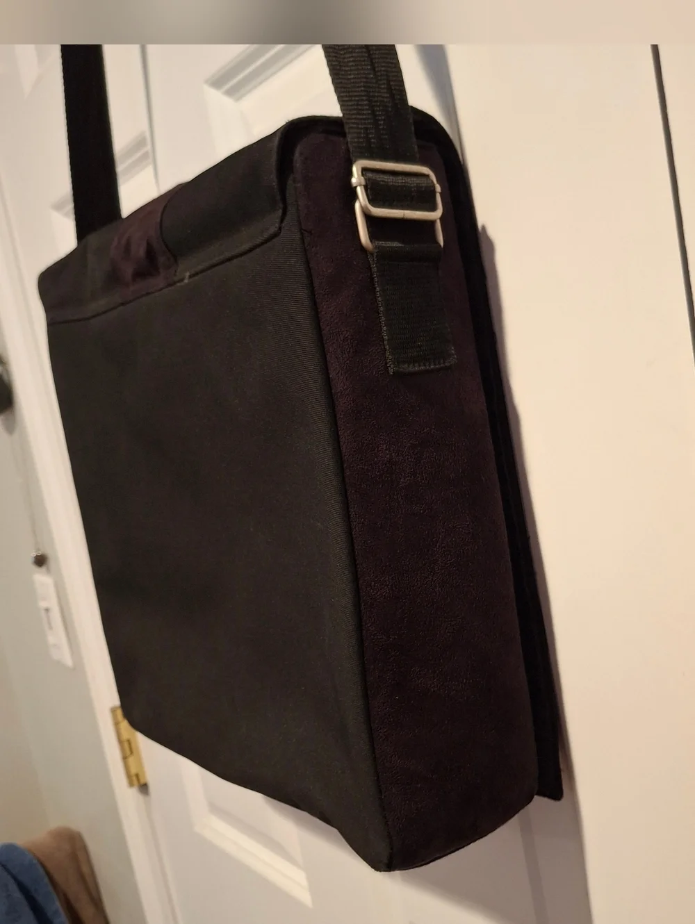 Kenneth Cole Black Canvas Suede Accent Messenger Bag Laptop Cross Body EUC